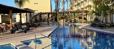 Outdoor pool, a heated pool