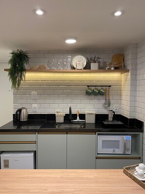 Private kitchen - Studio Beach Copacabana - 5 min from the beach - Wi-Fi - 5 min from the subway - Brand New (Rio de Janeiro)