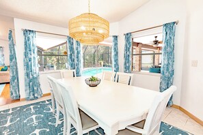 Dining - Heated Pool w/ BBQ Patio & Game Room (Palm Coast)