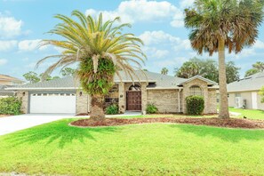 Exterior - Heated Pool w/ BBQ Patio & Game Room (Palm Coast)