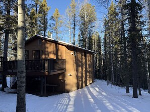 Exterior - Private 2-BR Forest Suite | Hot Tub • Pond • 17 Acres of Peace (Bragg Creek)