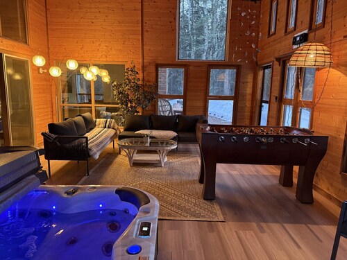Private 2BR Suite in Bragg Creek | Hot Tub • Pond • 17 Acres of Forest