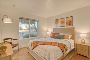 2 bedrooms, iron/ironing board, WiFi, bed sheets - Charming Townhouse in Tucson. (Tucson)