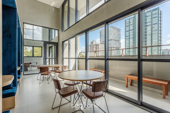 Dining - Modern Accommodations Near Congonhas With Pool and gym Hmcs (São Paulo)