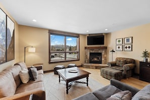 Condo (2 Bedrooms) | Exterior