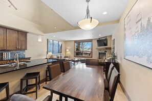 Condo (2 Bedrooms) | Fachada