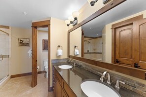 Bloc d'apartaments (2 Bedrooms) | Exterior