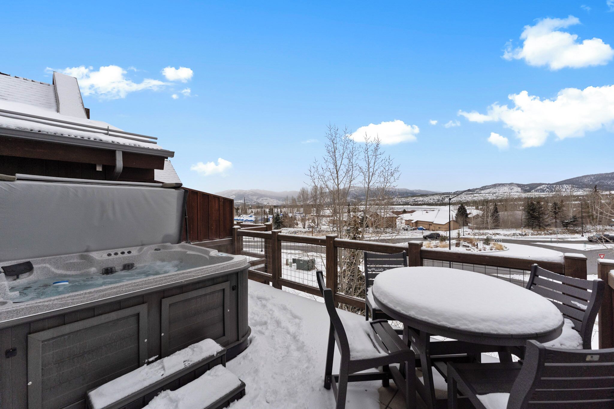 Condo (2 Bedrooms) | Exterior