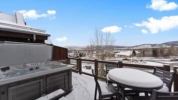 Condo (2 Bedrooms) | Fachada