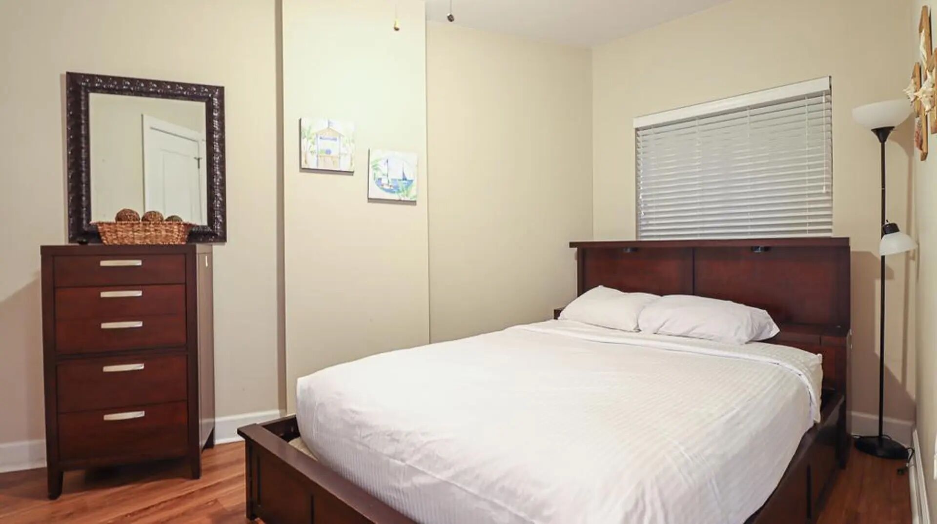 Strygejern/strygebræt, Wi-Fi, sengetøj