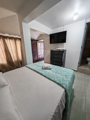 1 bedroom, in-room safe, free WiFi, bed sheets - Cozy 3 rooms cabin in tranquil Santiago de los Caballeros with AC and wifi (Santiago de los Caballeros)