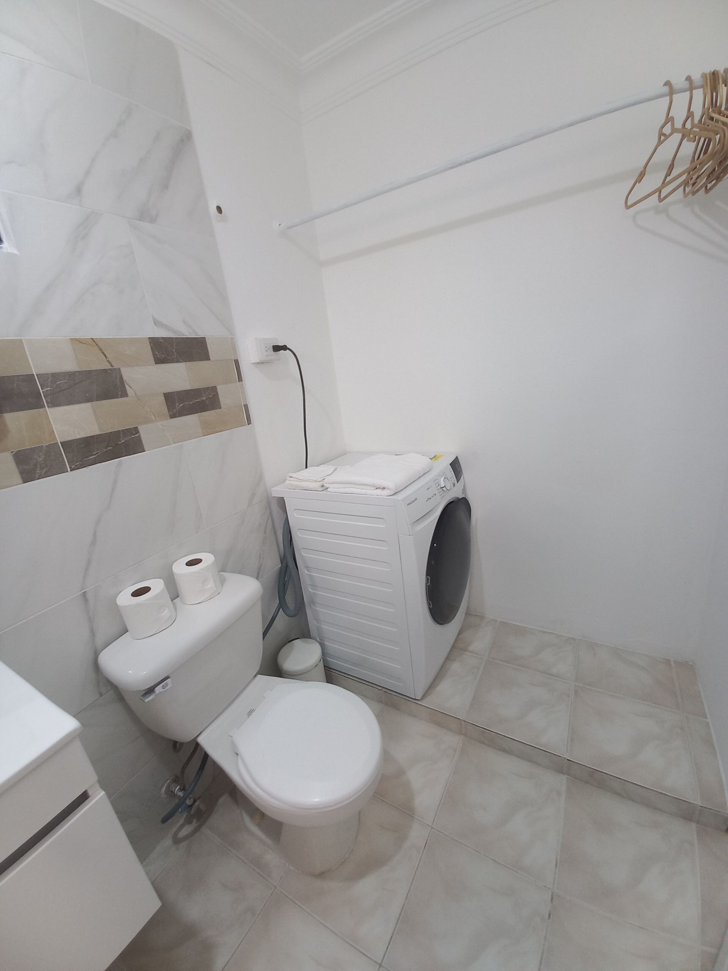 Dusche, Handtücher, Seife, Toilettenpapier