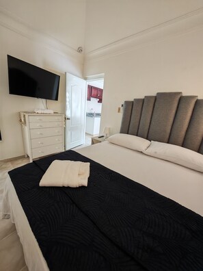 1 bedroom, in-room safe, free WiFi, bed sheets - Cozy 3 rooms cabin in tranquil Santiago de los Caballeros with AC and wifi (Santiago de los Caballeros)