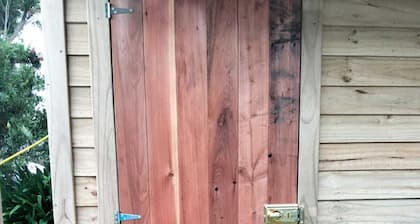 Rustic Retreat - Army Bay - Multi Modality Healing Centre - NEW ACCOM