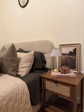 1 habitación, tabla de planchar con plancha, wifi y ropa de cama 