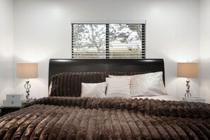 3 quartos, ferros/tábuas de passar roupa, Wi-Fi, roupa de cama