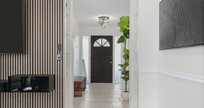 3 Bedroom 2.5 bath Family Retreat with Heated Pool,Hot tub & Game Room