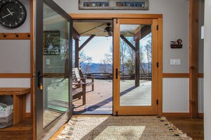 Interior - Watia View, Smoky Mountain Views, Hot Tub, Modern Design (Bryson City)