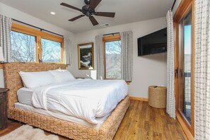 2 chambres, fer et planche à repasser, Wi-Fi gratuit, draps fournis