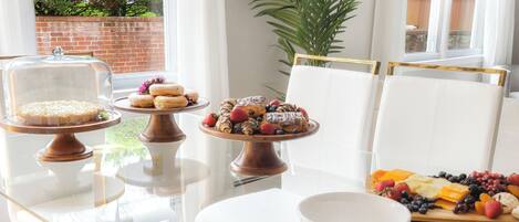 Luxury Apartment | In-room dining