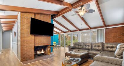 3-bedroom furnished retro rancher in Easley with fenced yard