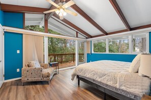 WiFi, bed sheets - 3-bedroom furnished retro rancher in Easley with fenced yard (Easley)