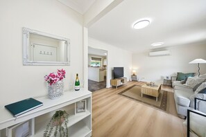 Living area - Bellbird Willow – Hunter Escape by Nature & Winery (Bellbird)