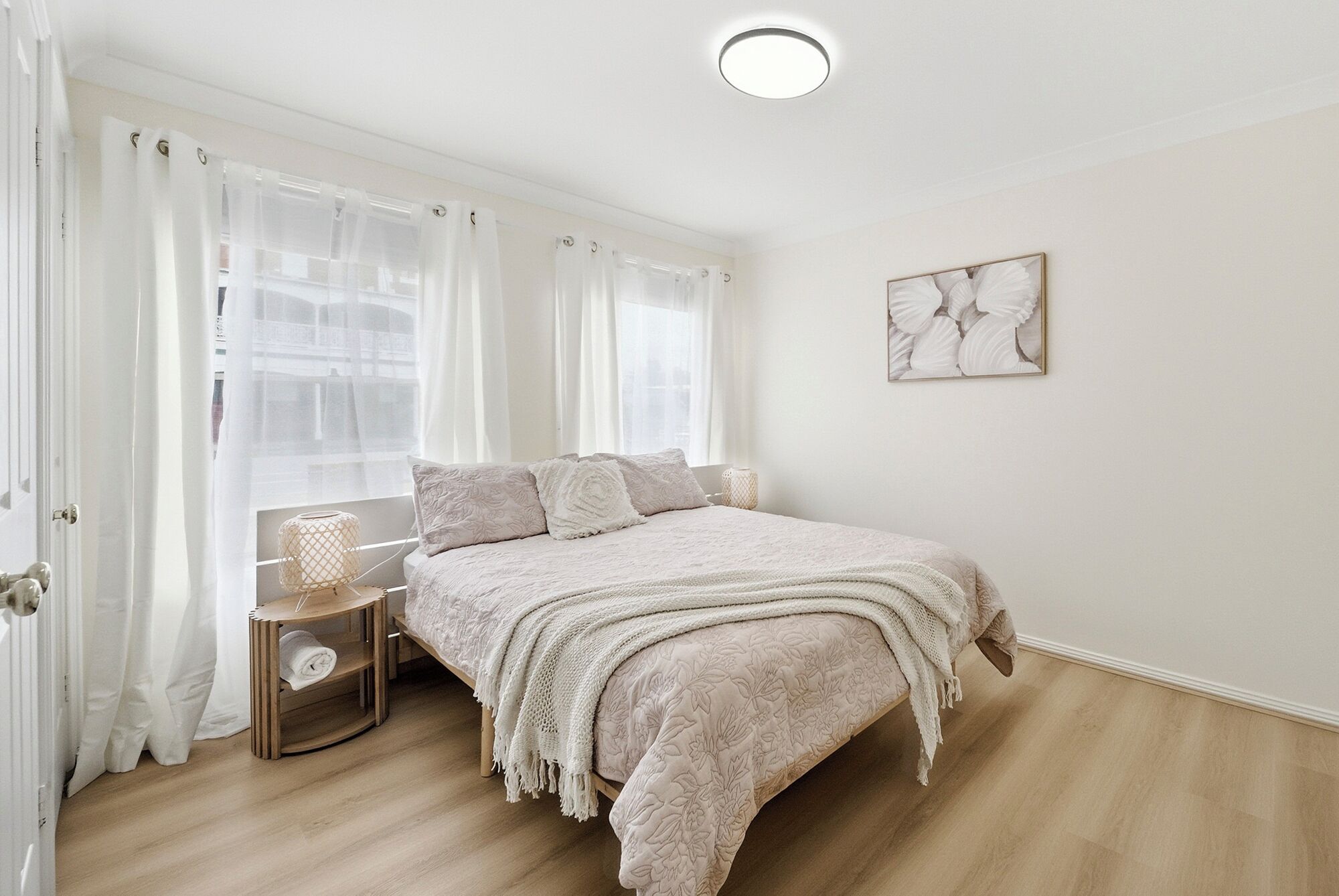 Free WiFi, bed sheets