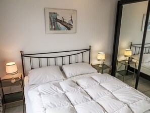 Desk, Internet - La Siala Apt.22 by Interhome (Falera)