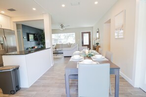 Dining - The Gulf Coast Tide and Town Retreat (Palmetto)