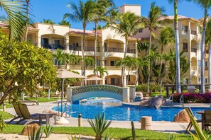 Pool - 2BR Condo King Suites, Prime San Jose Location (San Jose del Cabo)