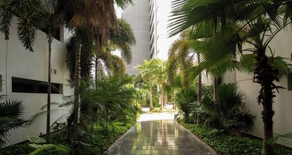 Spacious 3 beds 2.5 baths Condo US Consulate