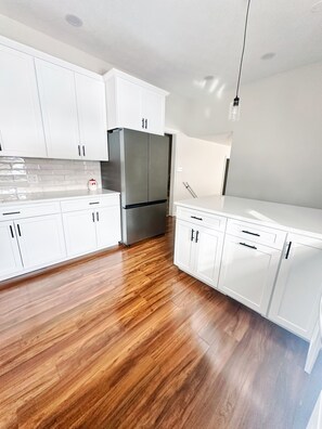 Interior - Gorgeous 5-bedroom house 5 min from Massanutten with hot tub gameroom fire pit (McGaheysville)