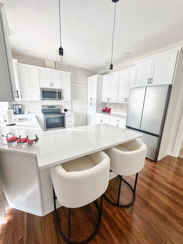 Gorgeous 5-bedroom house 5 min from Massanutten with hot tub gameroom fire pit