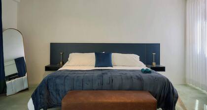 Casa Orbit AC Pool Jacuzzi Central Location