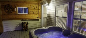 Mountain Getaway w/ Hot Tub & Wood Stove
