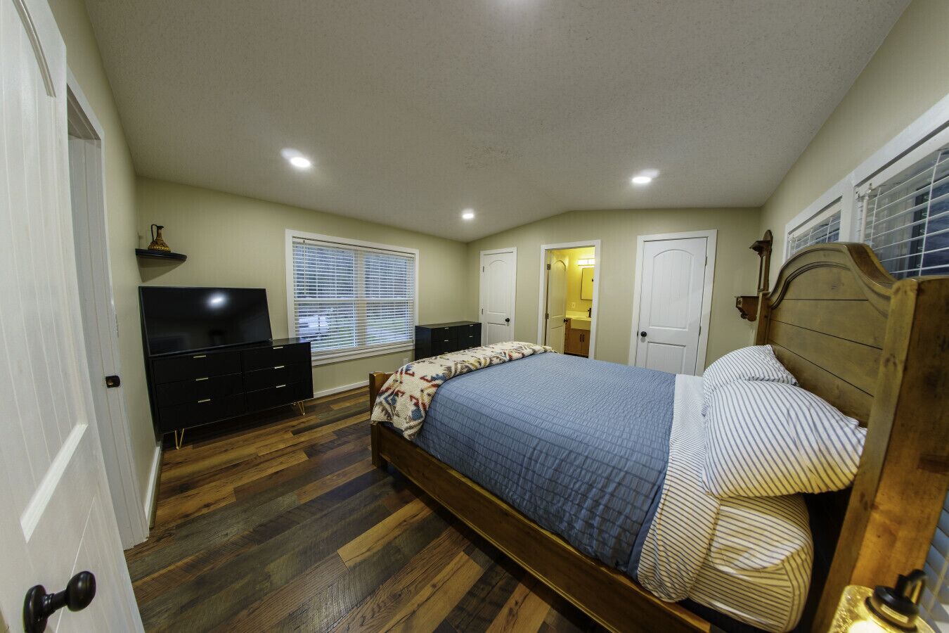 Schreibtisch, Bügeleisen/Bügelbrett, WLAN, Bettwäsche