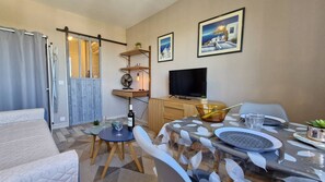 Interior - Vaux-sur-Mer - COZY STUDIO Ideally Located Close to NAUZAN BEACH (VAUX SUR MER)