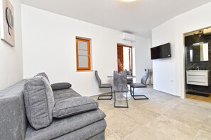 TV - Apartment 2414/179169 (Istria - Pjescana Uvala), 50m from the beach (Pjescana Uvala)