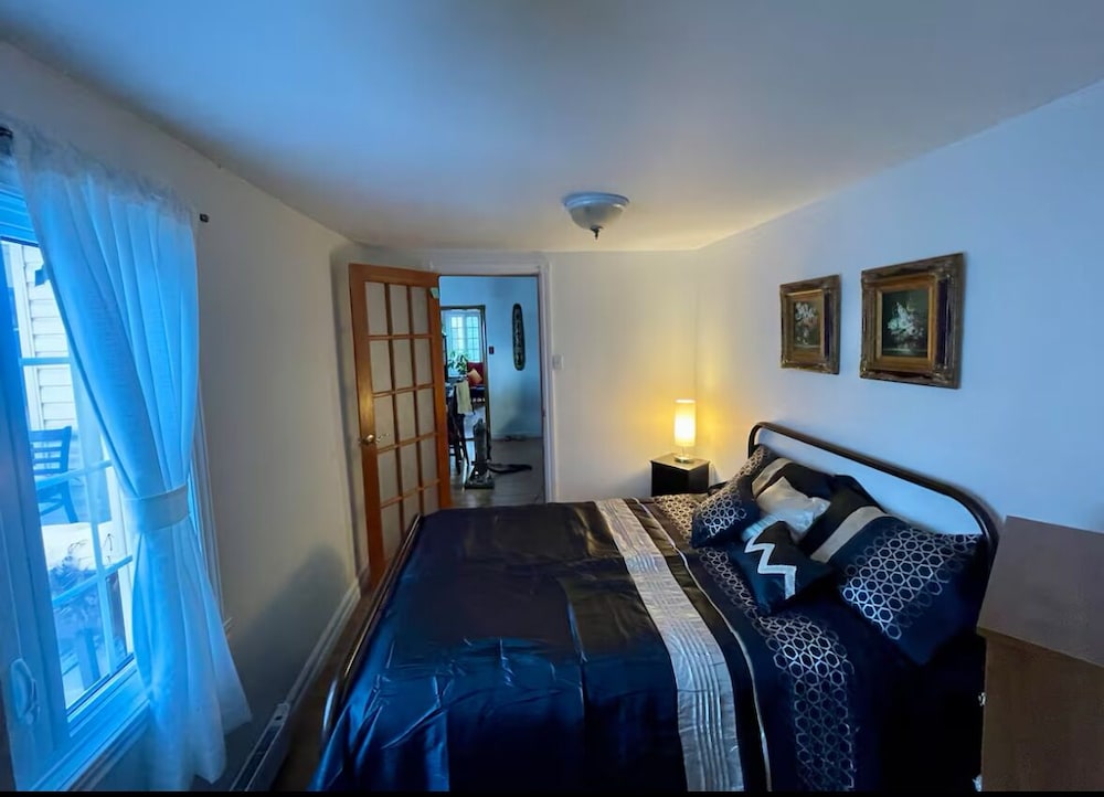 Mignon appartement dans Quartier St-Sauveur. Idéalement situé près de ...