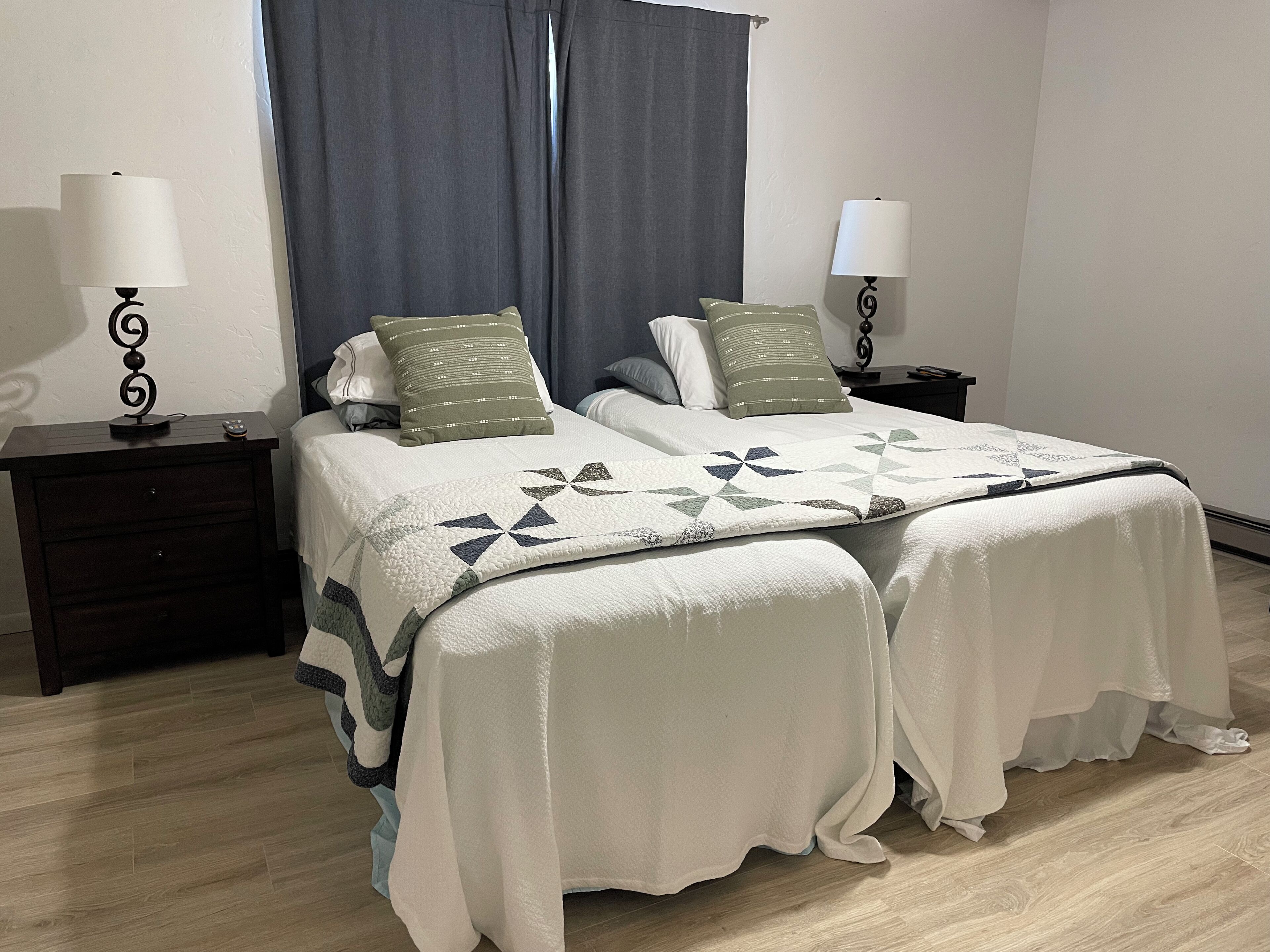 Iron/ironing board, WiFi, bed sheets