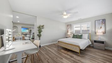 Schreibtisch, Bügeleisen/Bügelbrett, kostenloses WLAN, Bettwäsche