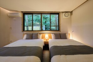 Pillow-top beds, desk, blackout curtains, free WiFi - Serenity Springs Villa Morita (Hakone)