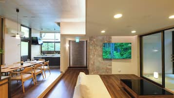 Comfort Villa, Balcony, Garden View | Television