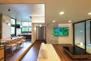 Comfort Villa, Balcony, Garden View | Television