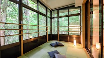 Comfort Villa, Balcony, Garden View | Pillowtop beds, desk, blackout drapes, free WiFi