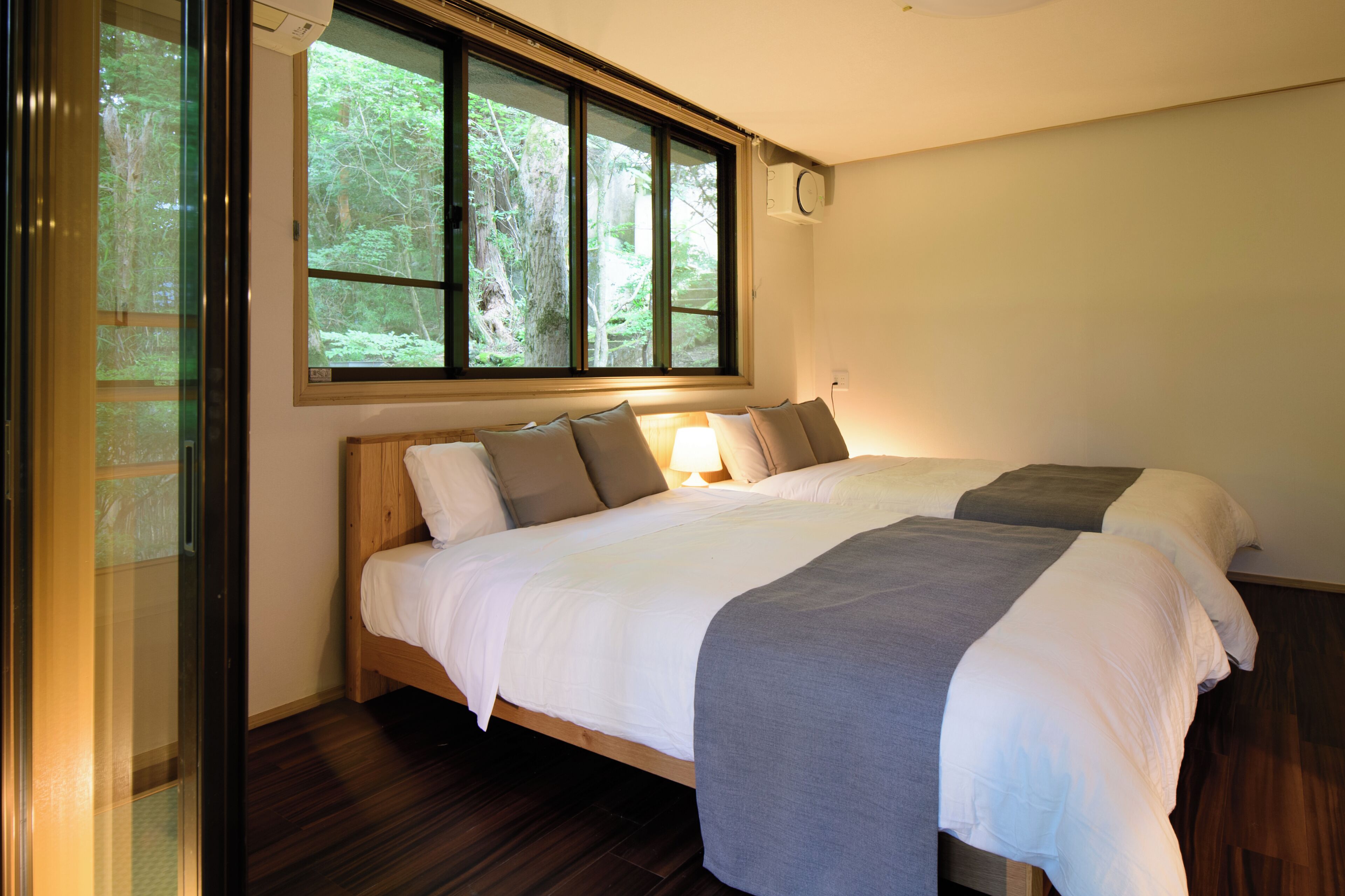 舒適別墅, 露台, 花園景 | 特厚豪華床墊、書桌、遮光窗簾/窗簾、免費 Wi-Fi