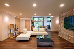 75-inch Smart TV with digital channels - Serenity Springs Villa Morita (Hakone)