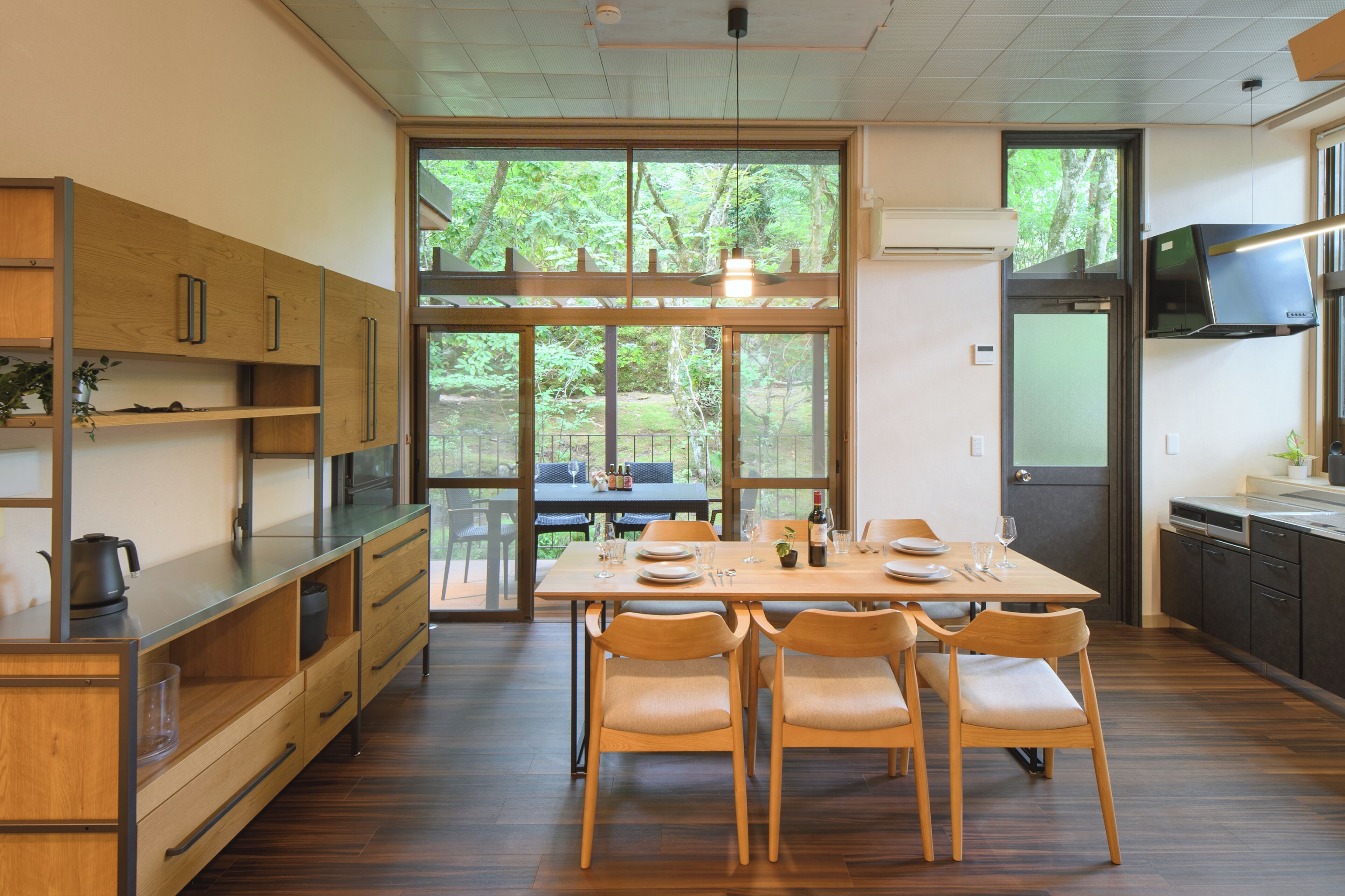 Comfort Villa, Balcony, Garden View | In-room dining