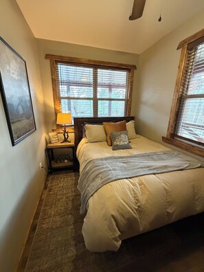 2 habitaciones, tabla de planchar con plancha y wifi gratis 